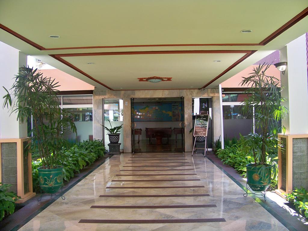 Sahid Kawanua Hotel Manado Exterior photo