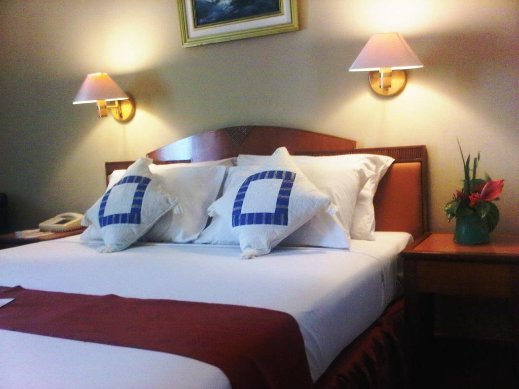 Sahid Kawanua Hotel Manado Exterior photo